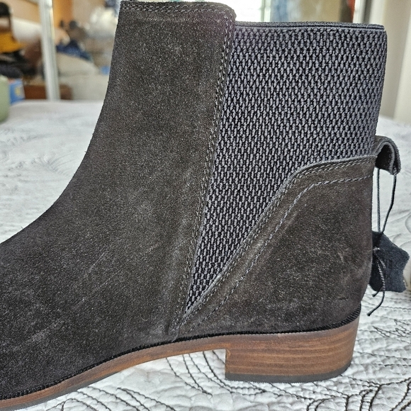 NWOB EUC Oobash Shari Chelsea Suede Boot Black Women Size 9 - Picture 5 of 13